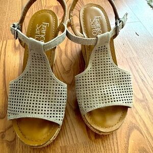 sz 6 sandals . wedge heel